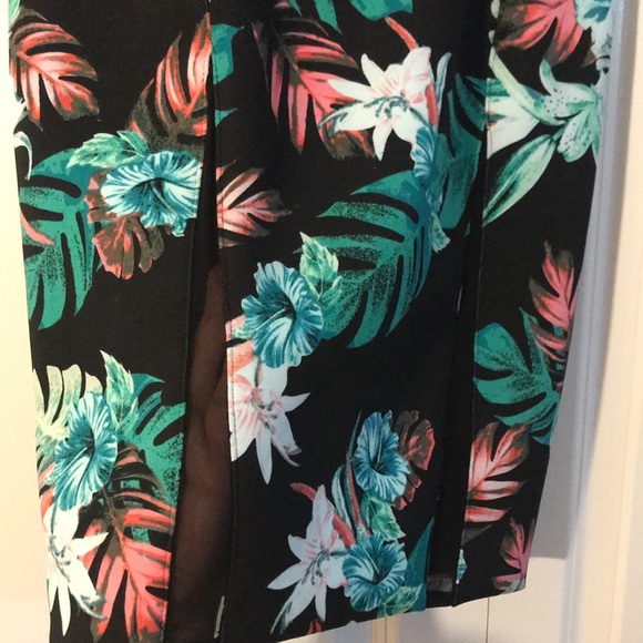 Guess floral split mesh skirt - Picture 2 of 7